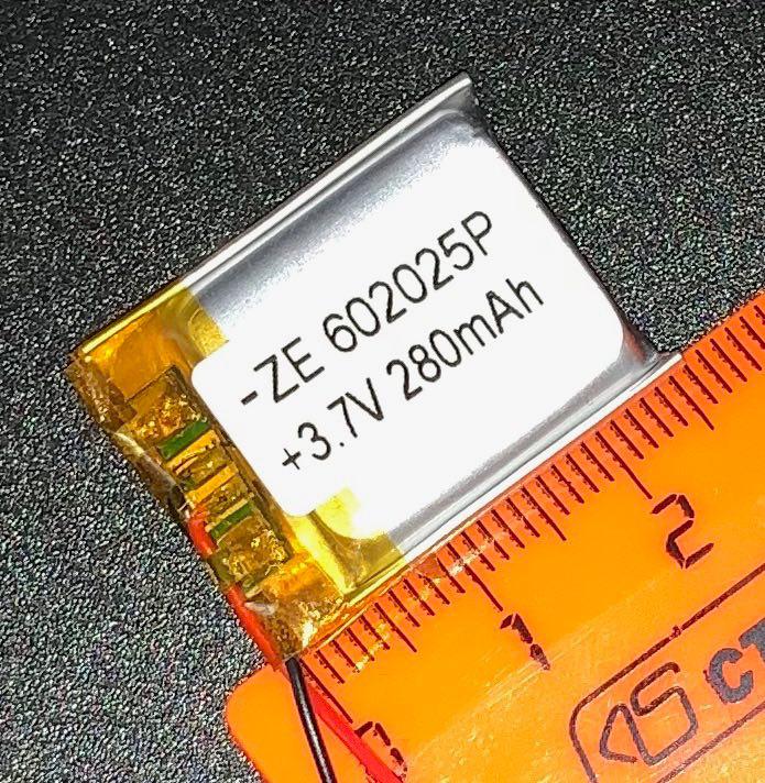 АКБ (Аккумулятор) универсальный ZE 603030p 6,0x30x30mm 3,7v 500mAh на 2х проводках Li-Pol (Литий-Полимерный).