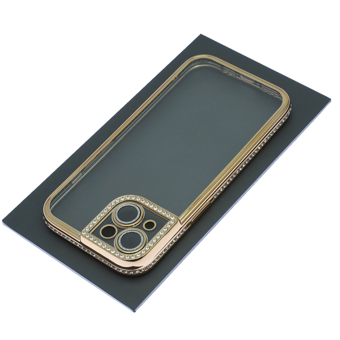 Чехол накладка для APPLE iPhone 15, силикон, защита камеры, стразы, цвет окантовки золотистый Чехол накладка для APPLE iPhone 15, силикон, защита камеры, стразы, цвет окантовки золотистый