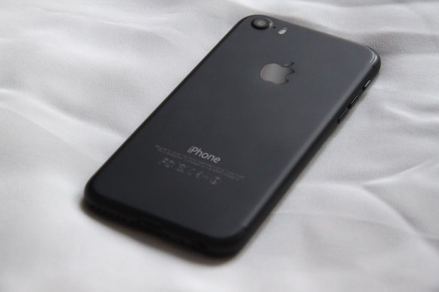 Корпус IPhone 5S как 7 черный.