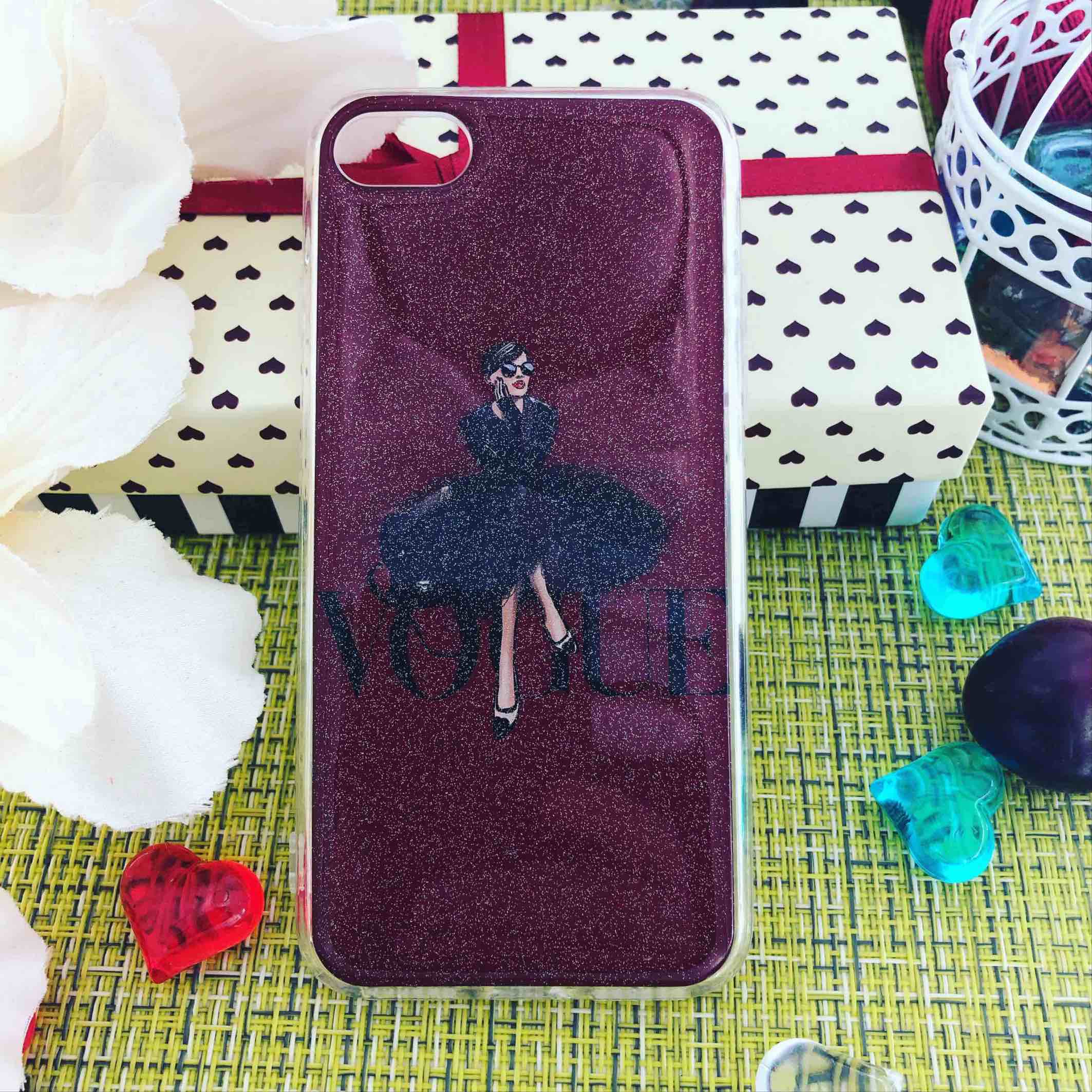Чехол накладка для APPLE iPhone 7, 8, силикон, рисунок VOGUE девушка в чёрном платье.