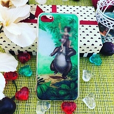Чехол накладка для APPLE iPhone 7, 8, силикон, рисунок Маугли на плечах у медведя Балу.