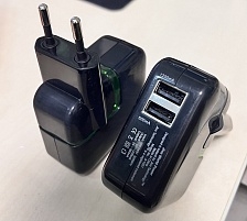 СЗУ (Сетевое зарядное устройство) JIVO на два USB порта DC 5V (1,2А и 0,5А), цвет черный