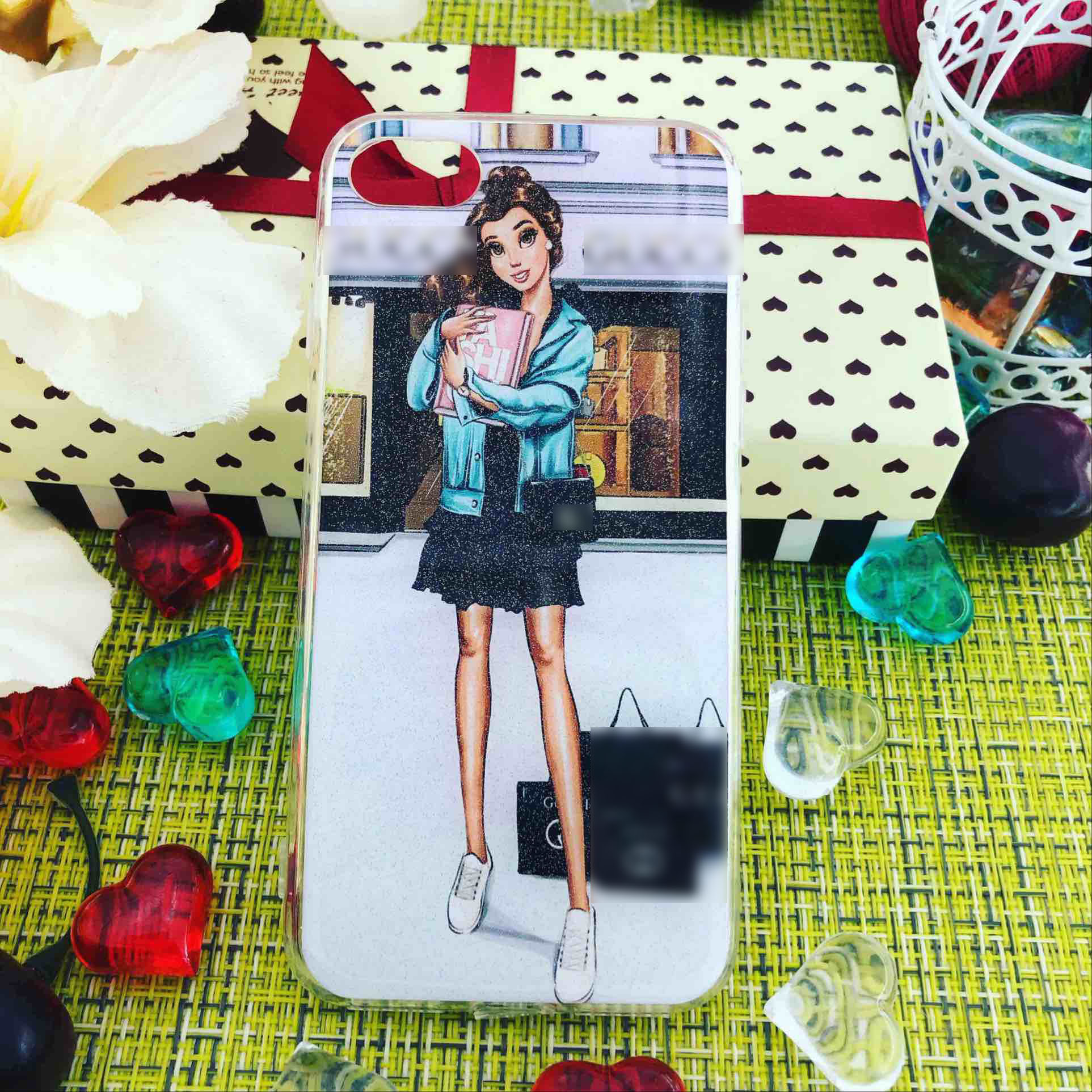 Чехол накладка для APPLE iPhone 7, 8, силикон, рисунок Гуччи девушка с книгой и сумкой.