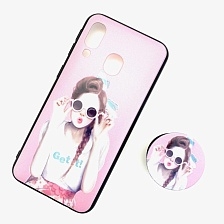 Чехол накладка для SAMSUNG Galaxy A40 (SM-A405), силикон, с поп сокетом, рисунок Девушка в круглых очках.