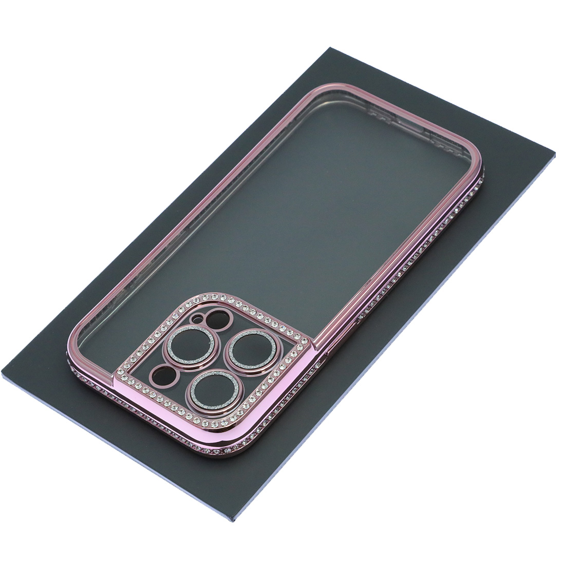 Чехол накладка для APPLE iPhone 15 Pro, силикон, защита камеры, стразы, цвет окантовки розовое золото Чехол накладка для APPLE iPhone 15 Pro, силикон, защита камеры, стразы, цвет окантовки розовое золото