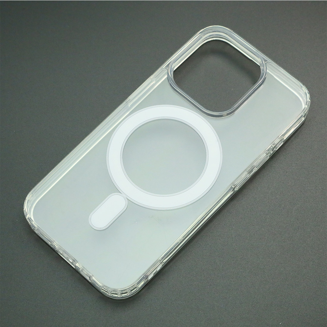 Чехол накладка с поддержкой MagSafe для APPLE iPhone 15 Pro, силикон, цвет прозрачный