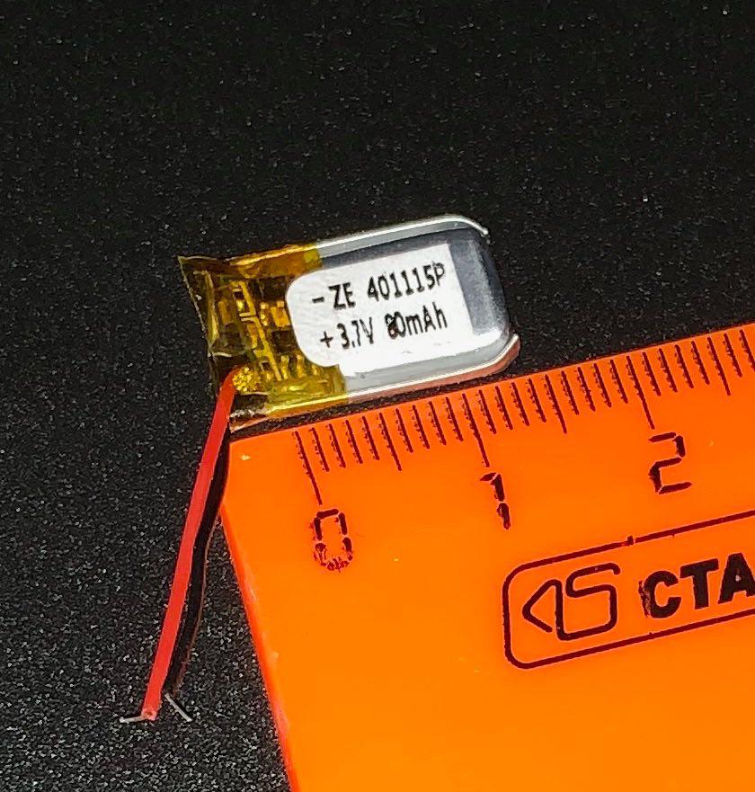 АКБ (Аккумулятор) универсальный ZE 401115p 4,0x11x15mm 3,7v 80mAh на 2х проводках Li-Pol (Литий-Полимерный). АКБ (Аккумулятор) универсальный ZE 401115p 4,0x11x15mm 3,7v 80mAh на 2х проводках Li-Pol (Литий-Полимерный).