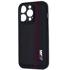 Чехол накладка для APPLE iPhone 14 Pro, силикон, карбон, экокожа, защита камеры, знак БМВ M серии, цвет черный с бордовой полоской Чехол накладка для APPLE iPhone 14 Pro, силикон, карбон, экокожа, защита камеры, знак БМВ M серии, цвет черный с бордовой полоской