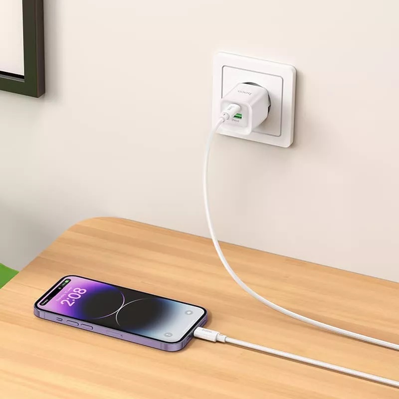 СЗУ (Сетевое зарядное устройство) с кабелем Type-C на Lightning 8-pin HOCO C147A, 1 USB 18W, 1 USB Type C 20W, PD20W, QC3.0, длина кабеля 1 метр, цвет белый