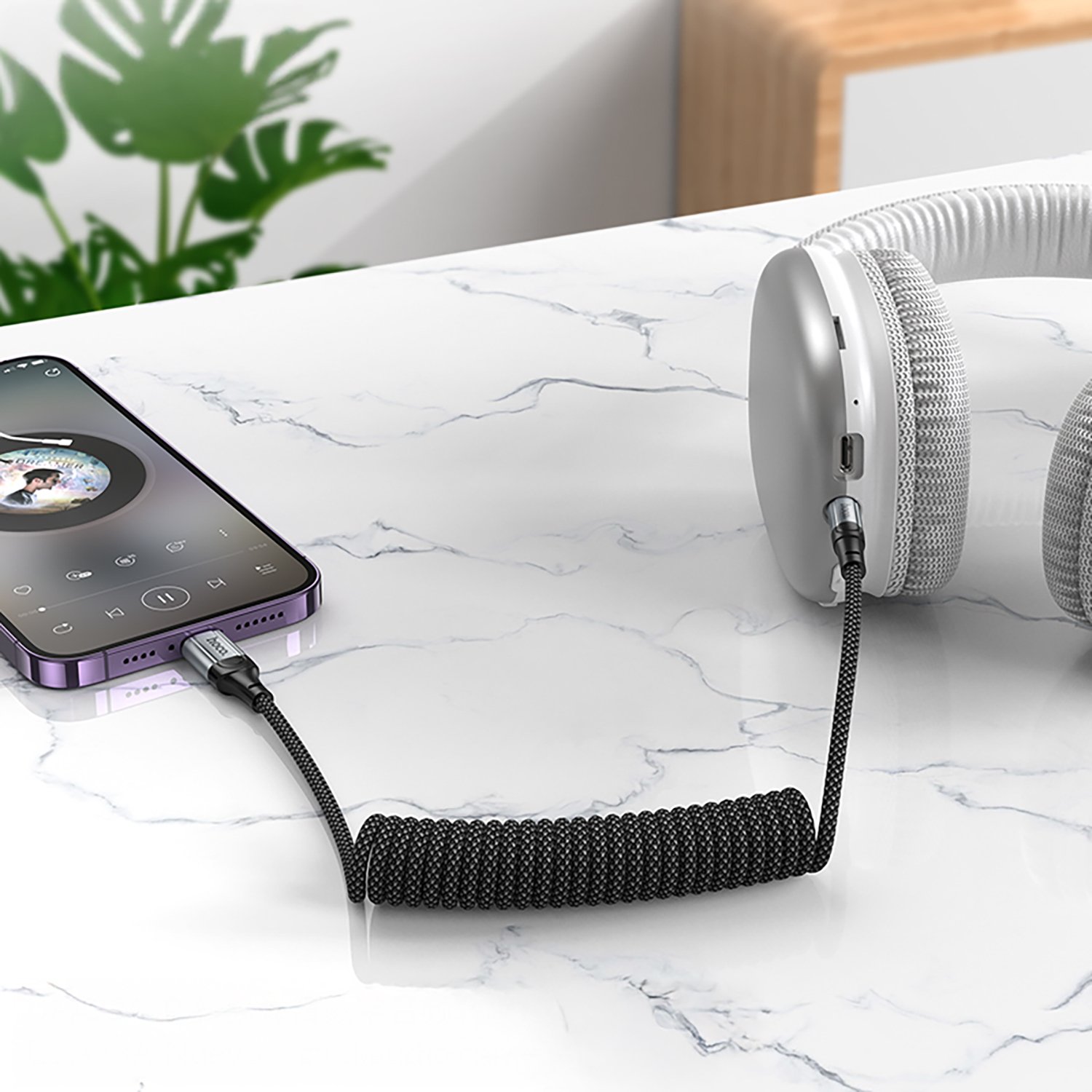 Аудио кабель, переходник HOCO UPA33A AUX (Jack 3.5 мм) на Lightning 8-pin, растягивается до 1.5 метра, цвет черный