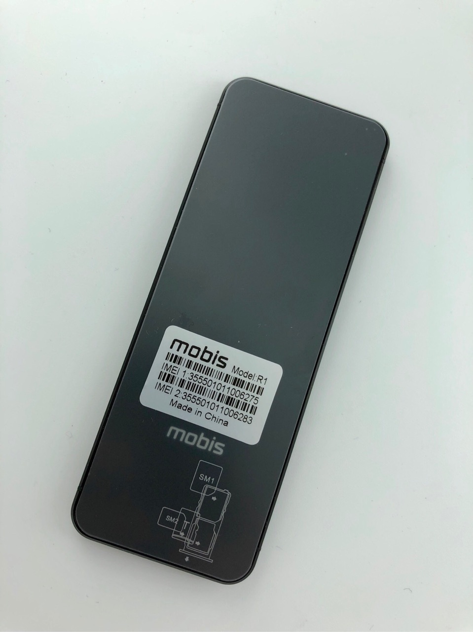 Сенсорный телефон MOBIS R1 (2 sim) цвет чёрный.